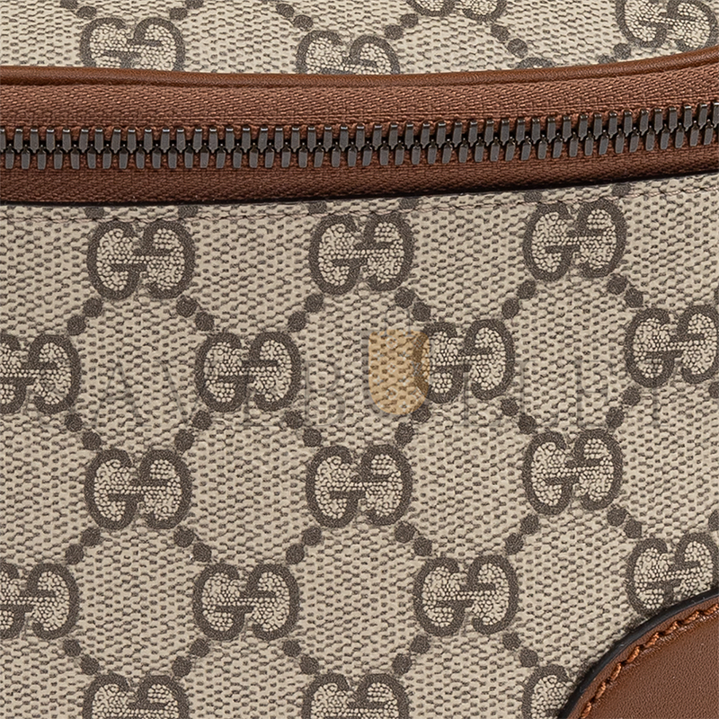 GUCCI GG EMBLEM SMALL BELT BAG ‎821165 (23*13*5.5cm)